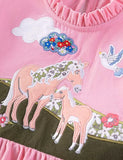 Kleid mit floraler Pferdeapplikation