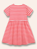 Gestreiftes Kleid mit Pinguin-Applikation