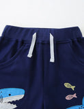 Shark-broderede bomuldshorts