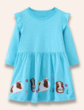 Gepunktetes Kleid mit Meerschweinchen-Applikation