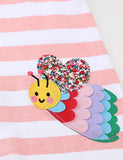 Buntes, gestreiftes Kleid mit Bienenapplikation