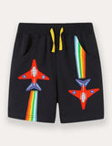 Pantaloncini colorati con applicazioni di aeroplano in stile cartone animato